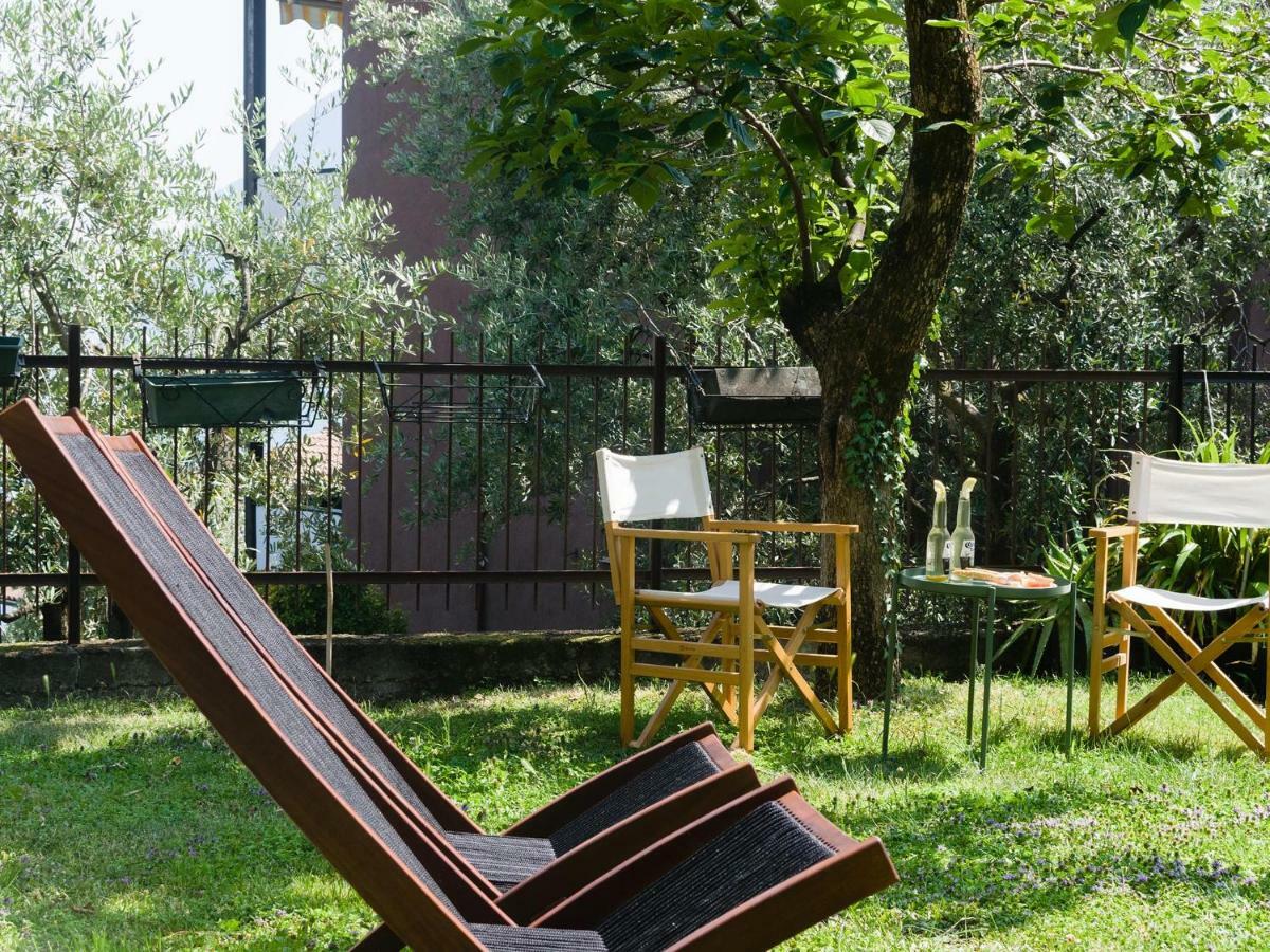 Discesa A Lago With Terrace And Garden On Lake Iseo Riva di Solto Kültér fotó